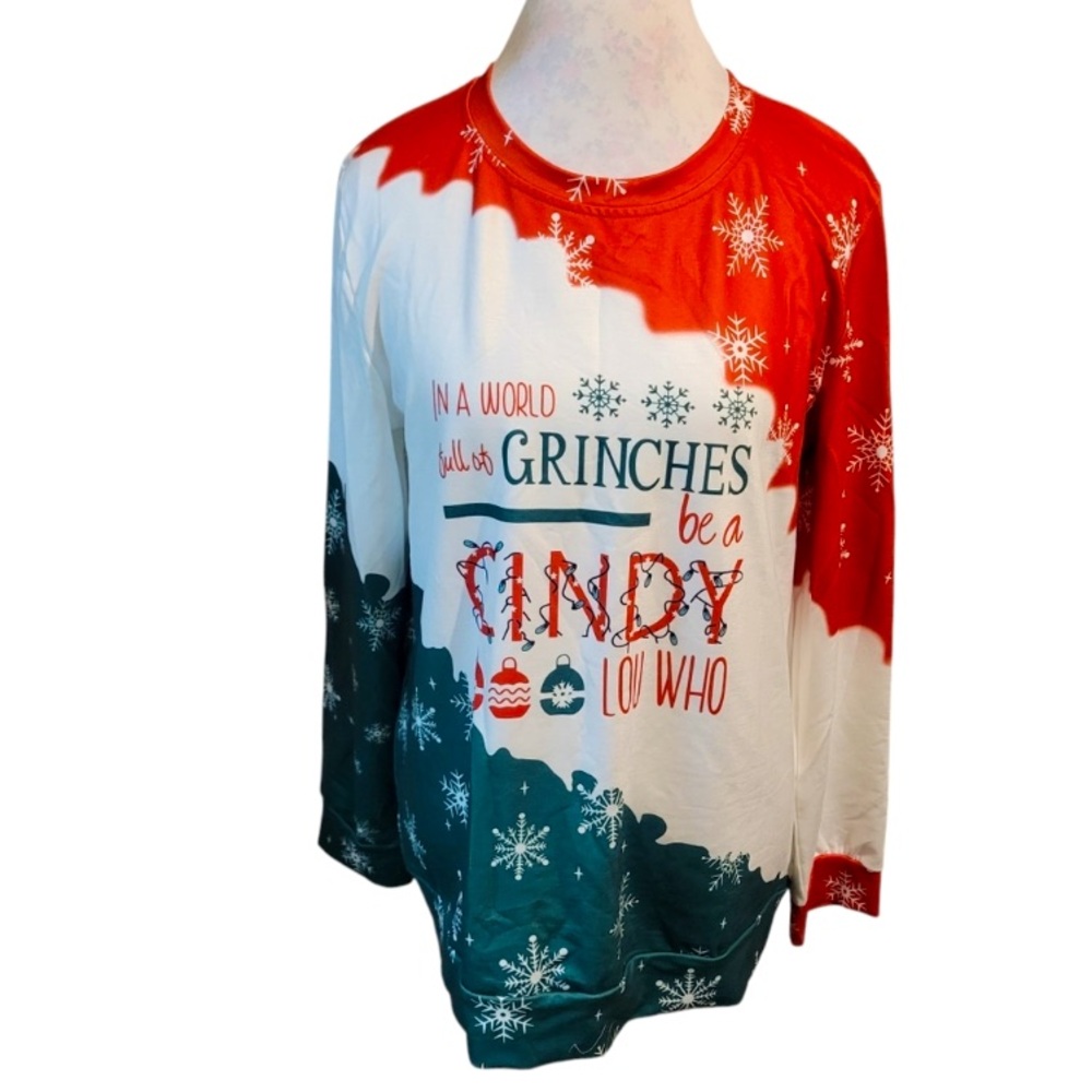 Women's "In a World Full of Grinches" Graphic Christmas Long Sleeve Sweatshirt